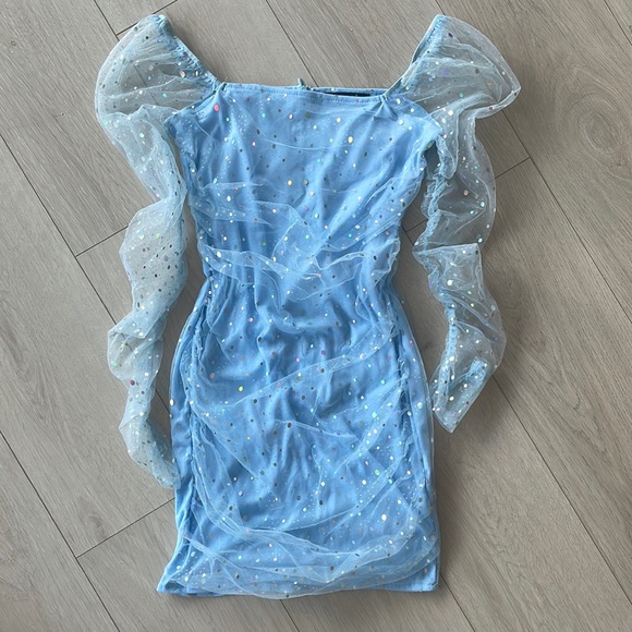 Cinderella inspired dress - Picture 1 of 2